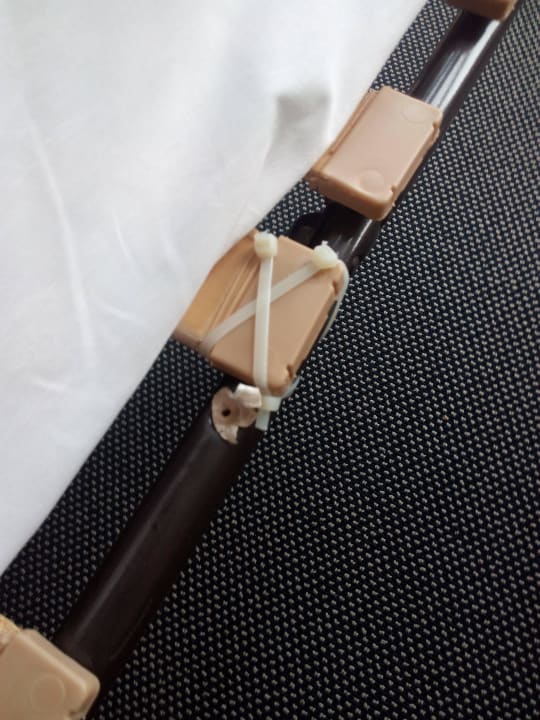 Defektes Bett vom Kind Hotel Markgraf Leipzig