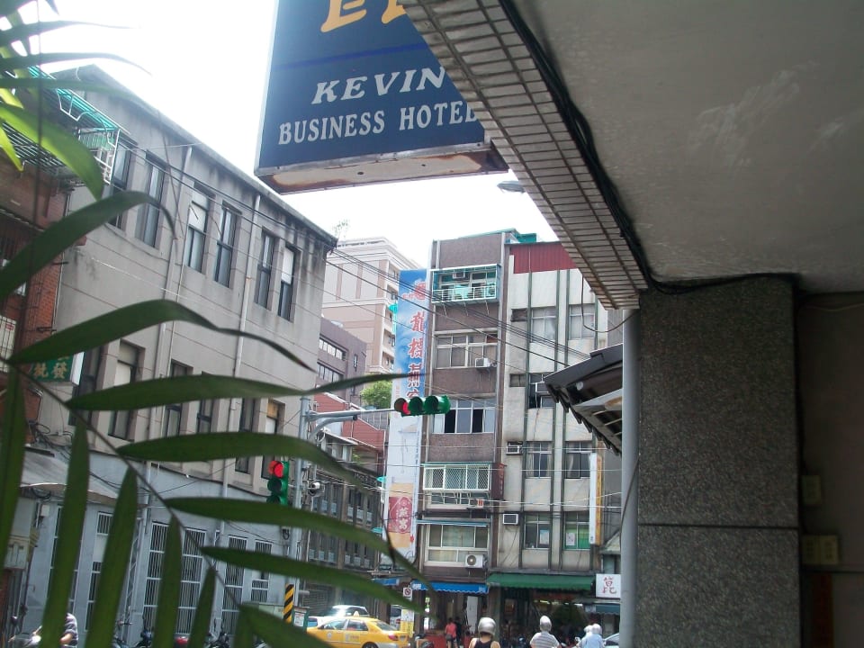 Eingang Kevin Business Hotel