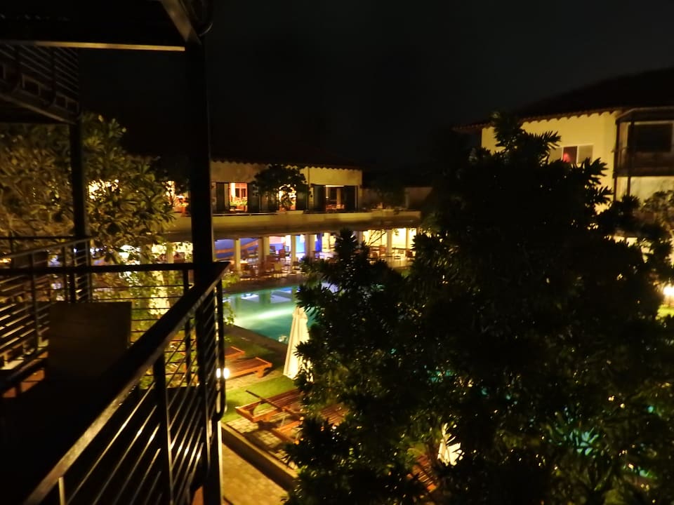 Hotel Mermaid am Abend Mermaid Hotel & Club