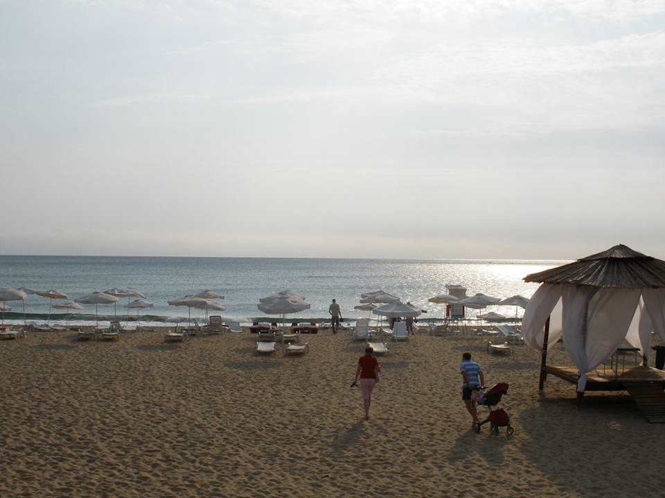 Blick vom Balkon auf den Strand HVD Clubhotel Miramar