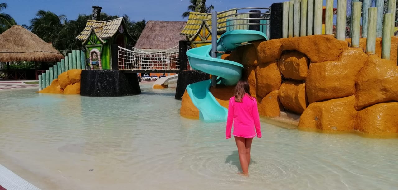 Pool Bahia Principe Grand Tulum