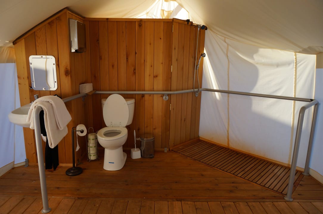 Gemeinschaftsbad Luxury Camp Moab Under Canvas
