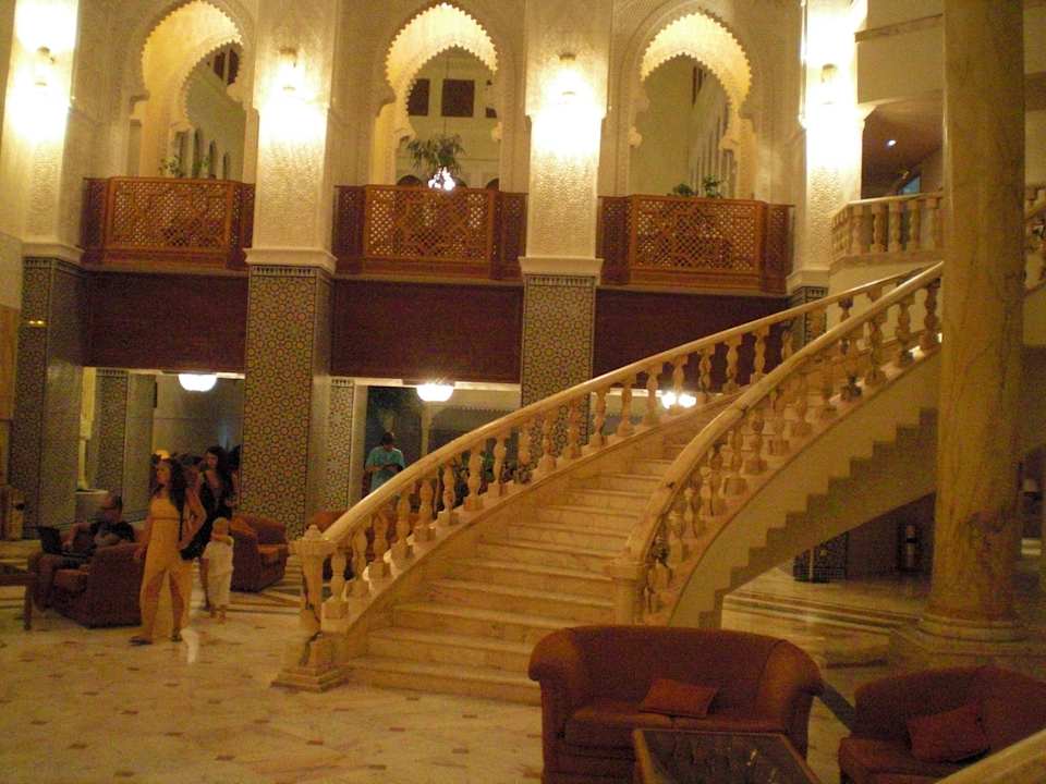 Przy barze Hotel Amir Palace