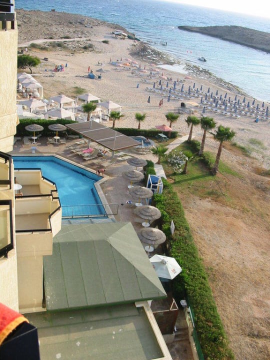 Vorgarten vom Balkon aus Tasia Maris Gardens