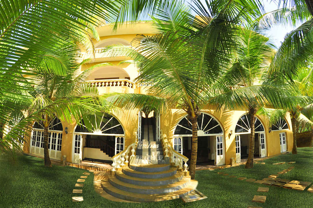 Hotel Royal Beach Resort