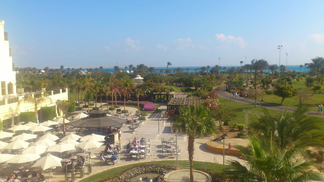Blick zum Strand Steigenberger ALDAU Beach Hotel