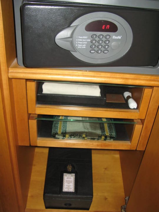 Safe Emirates Palace Mandarin Oriental