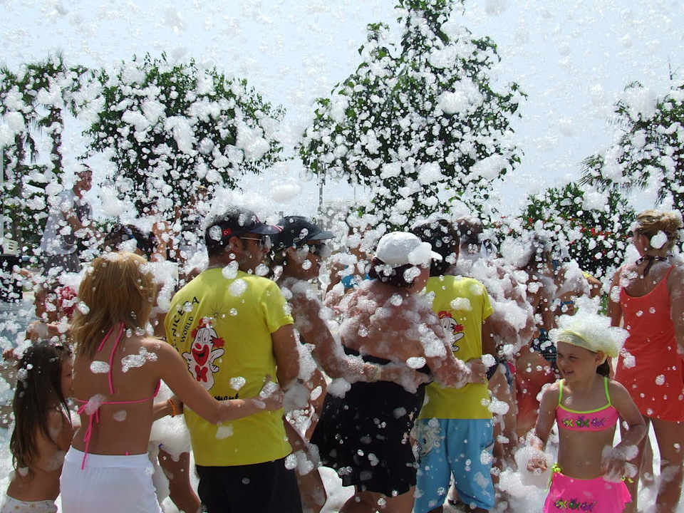 Пенное шоу Lonicera Resort & Spa Hotel