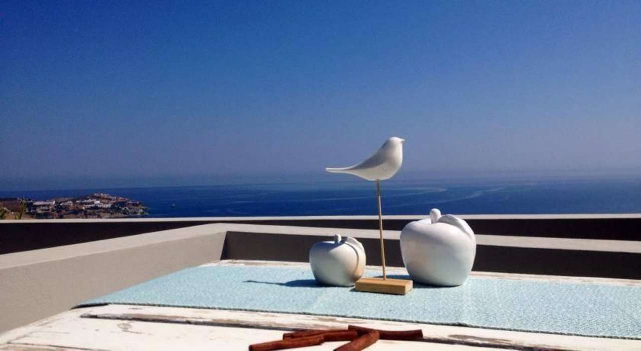 Sea view & decoration detais Mama La Roosa