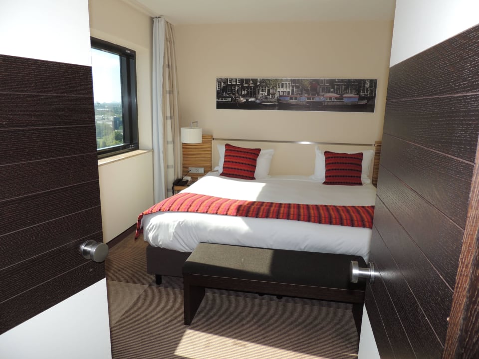 Juniorsuite, Schlafzimmer Mövenpick Hotel Amsterdam City Centre