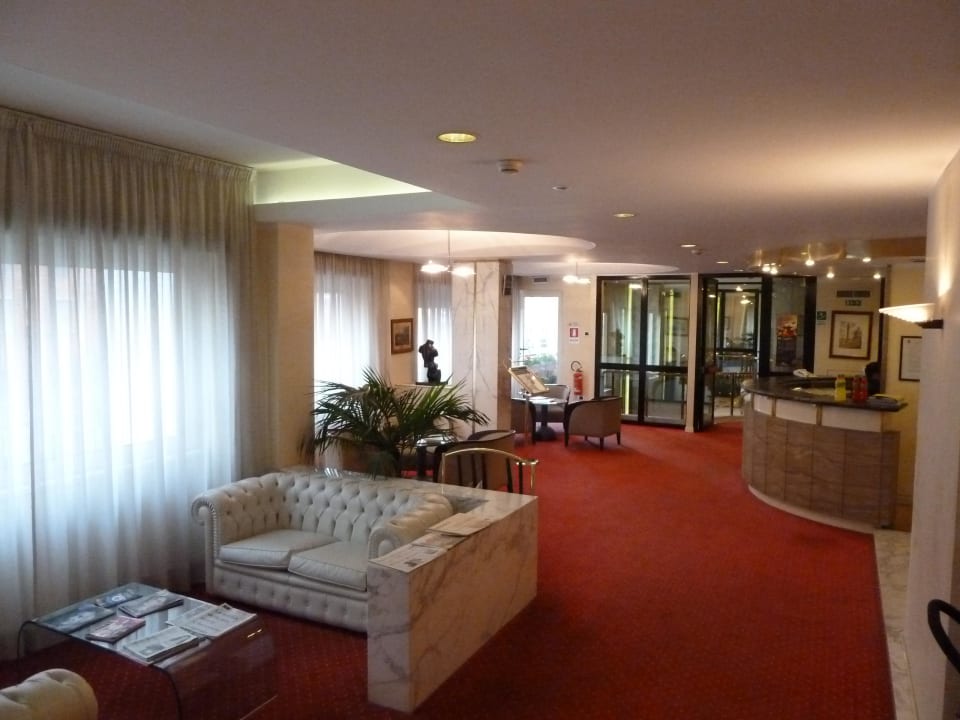 Rezeption im 2. OG Best Western Hotel Piccadilly