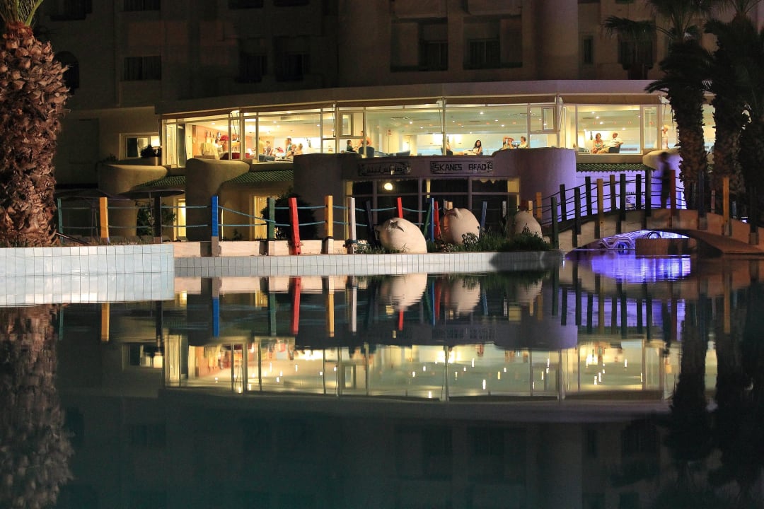 Café sichtbar von außen Hotel El Mouradi Skanes Beach