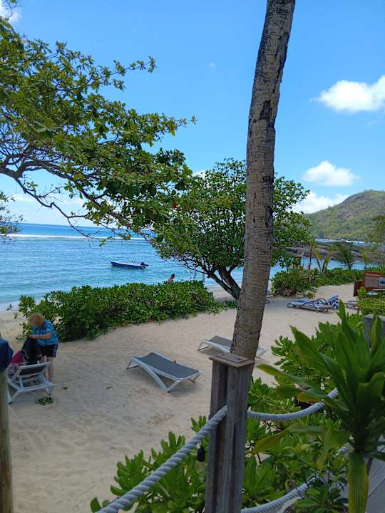 Strand DoubleTree by Hilton Seychelles - Allamanda Resort and Spa