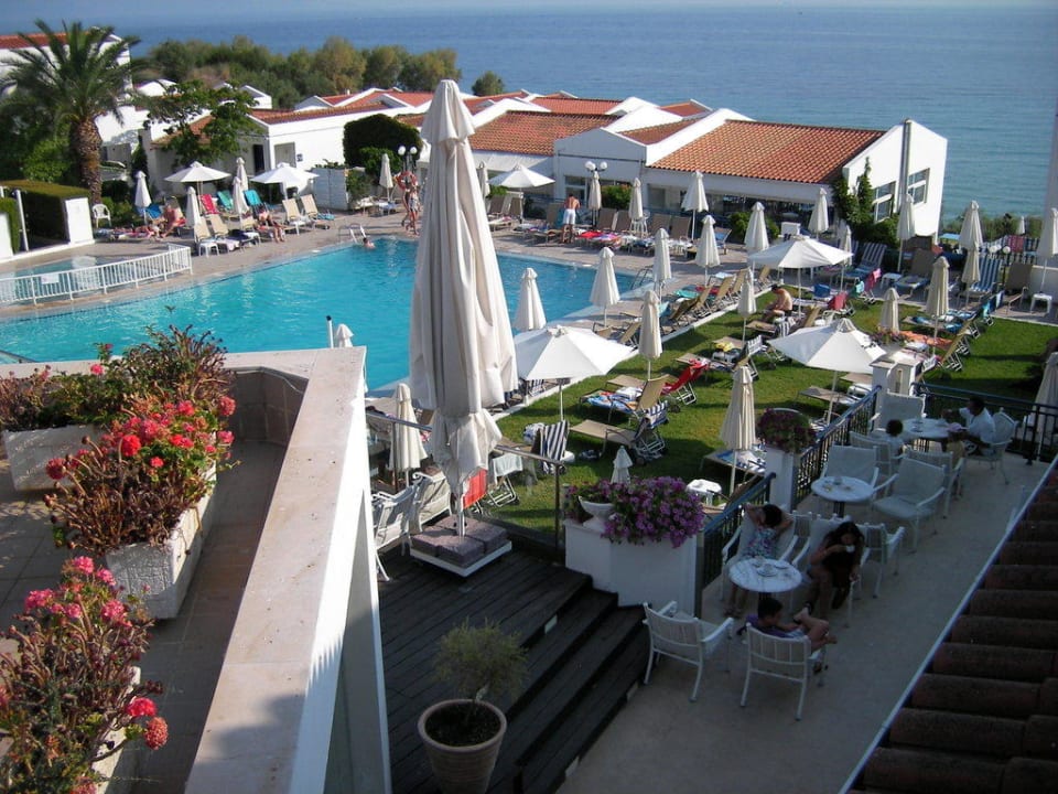 Hotelpool morgens AluaSoul Zakynthos - Adults only