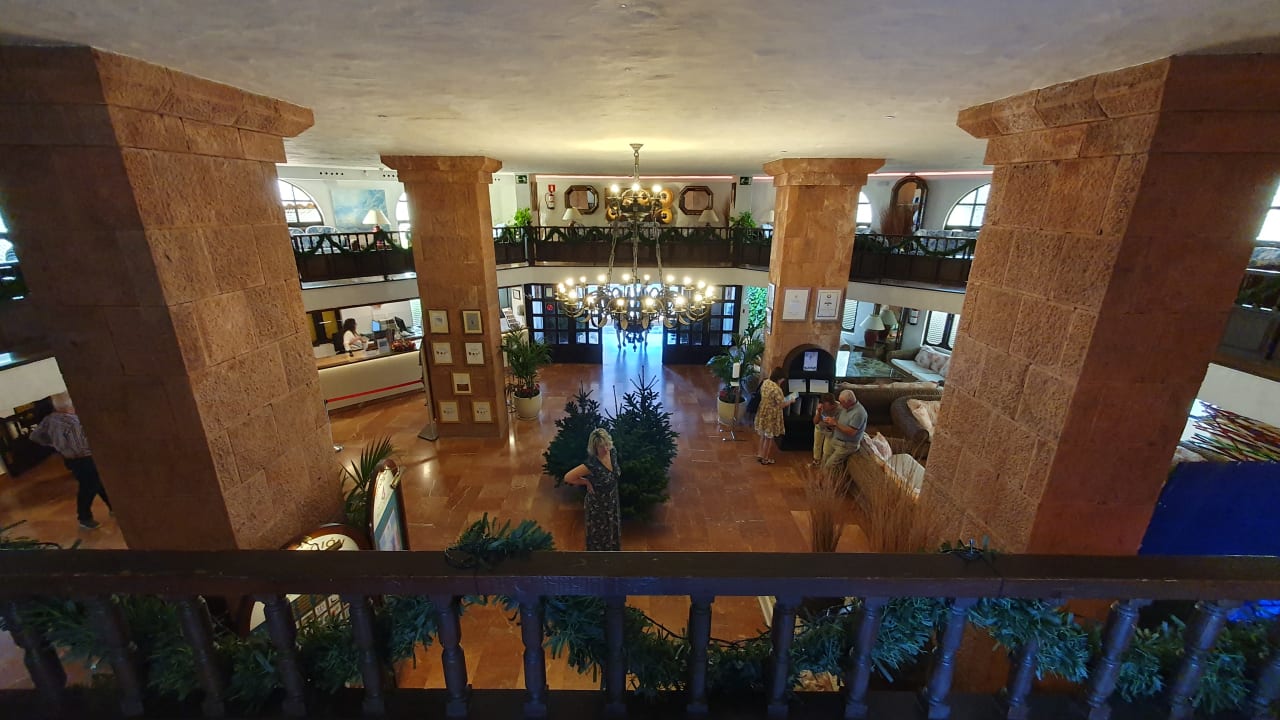 Lobby Hotel Parque Tropical