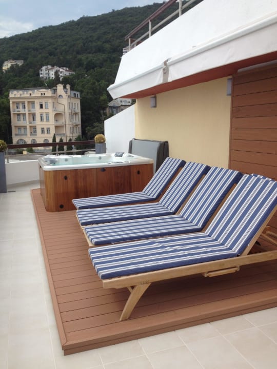 Gemeinschaftsterrasse mit Whirlpool Hotel Admiral