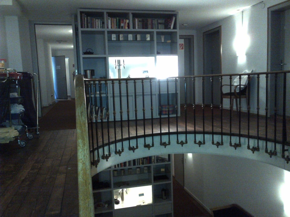 Getränkestation auf den Etagen Hotel Krafft Basel