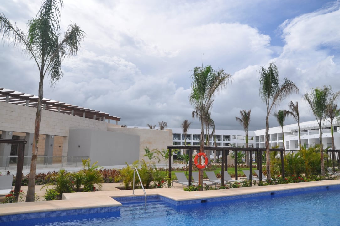 Środkowa część hotelu Platinum Yucatan Princess All Suites & Spa Resort - Adults only