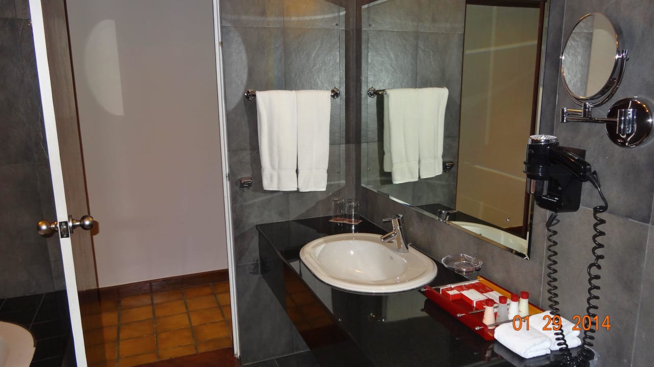 Modernes Badezimmer Hotel Cinnamon Citadel Kandy
