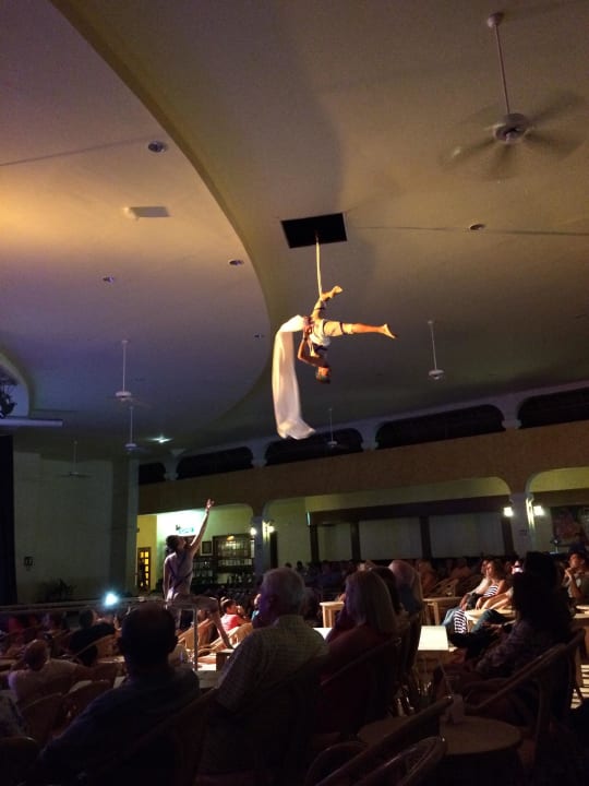 Abendshow Grand Palladium Kantenah Resort & Spa