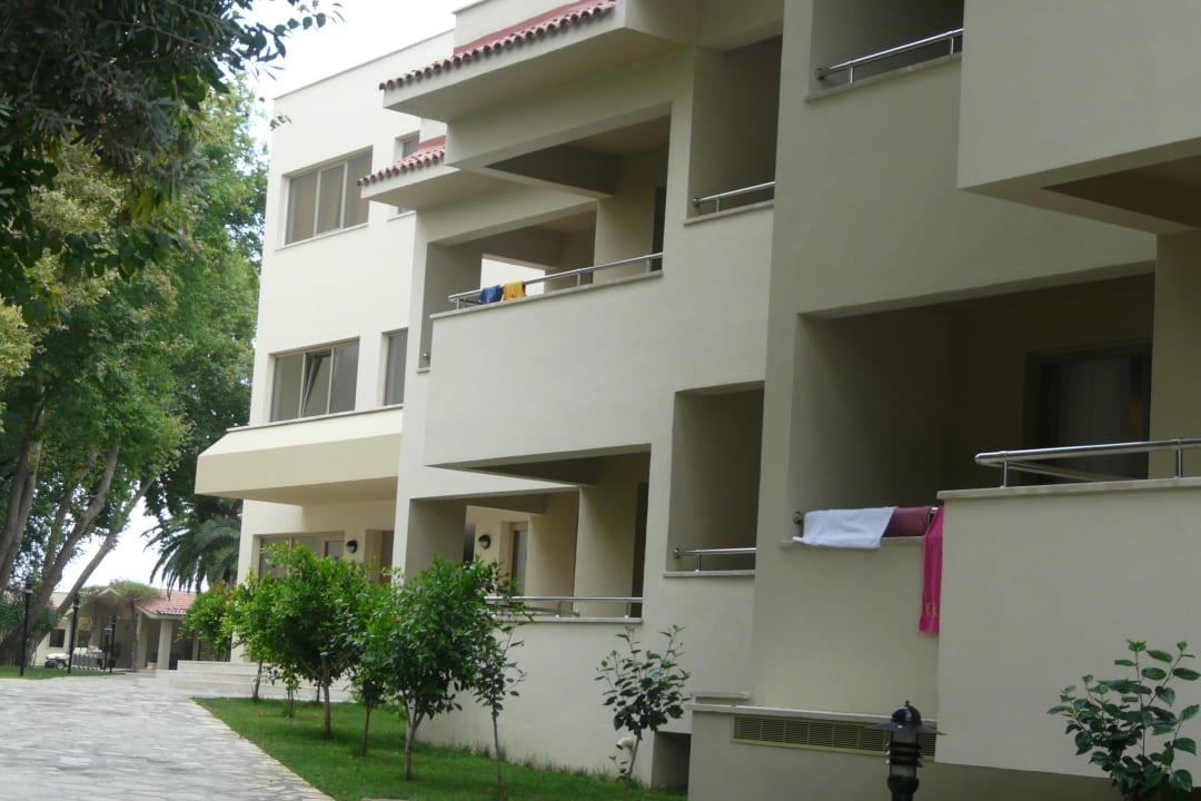 Hotelanlage riesig, 2-3 stöckige Gebäude, Bungalows Melas Holiday Village
