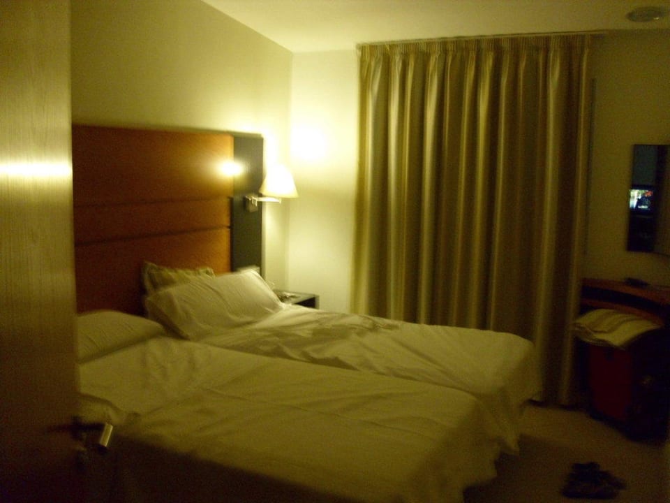 Schlafzimmer HL Miraflor Suites Hotel