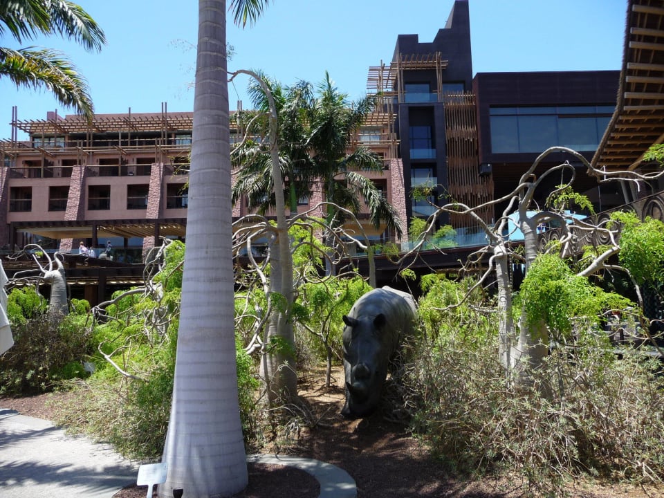 Wie im Dschungel Afrikas Lopesan Baobab Resort