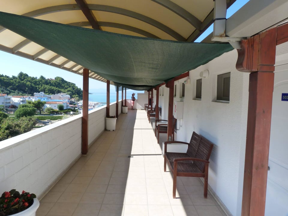 Zugang zu den oberen Zimmern Ammon Zeus Luxury Beach Hotel