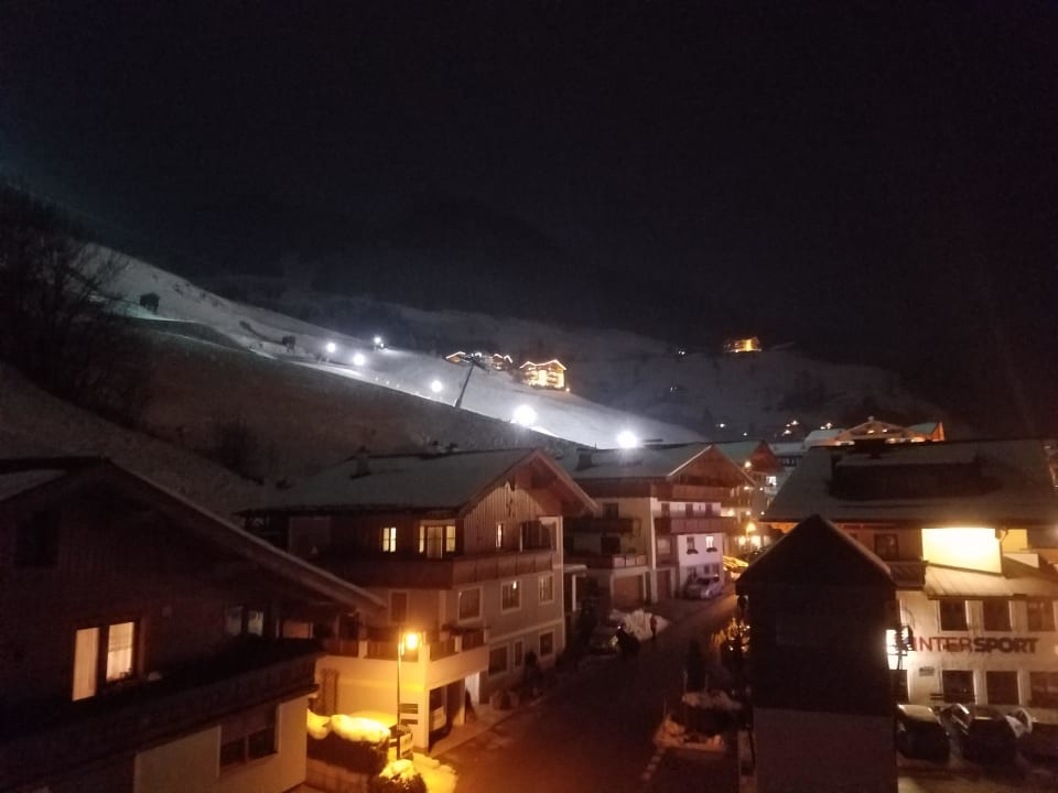 Ausblick bei Nacht Hotel Gratz Großarl