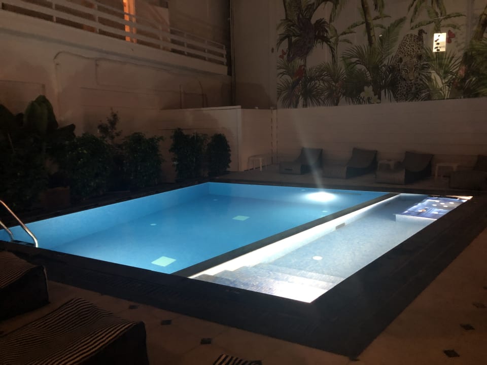Pool Vasia Boulevard Hotel