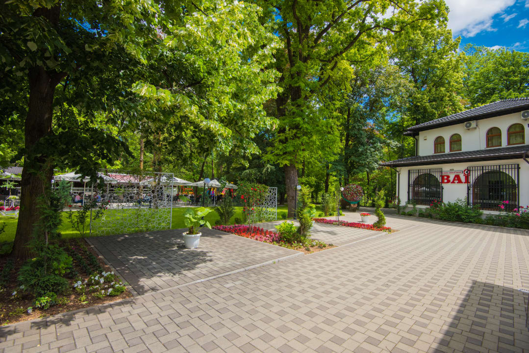 Gartenanlage Hotel Camp Karagaq