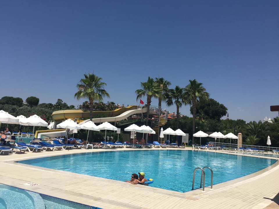 Pool Royal Atlantis Beach Hotel