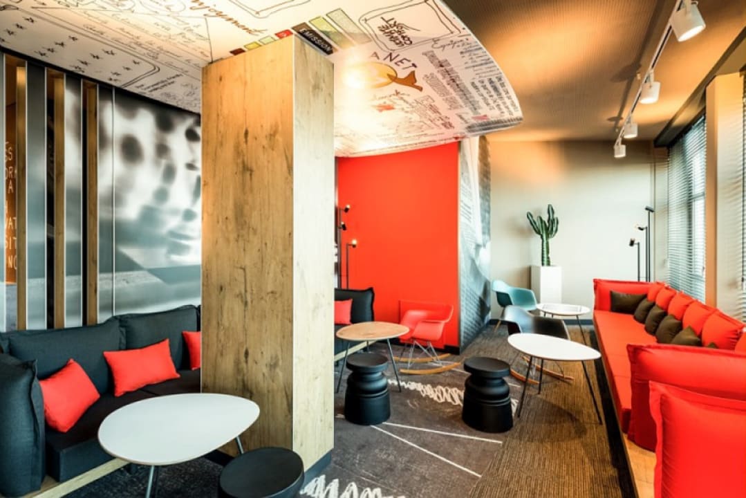 Lobby Hotel Ibis München Garching