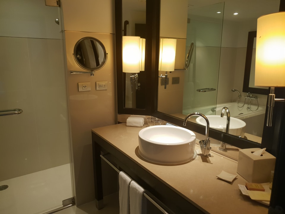 Zimmer Millennium Hilton Bangkok