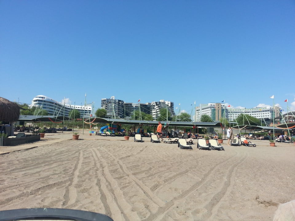 Mit Blick auf das Hotel Limak Lara Deluxe Hotel & Resort