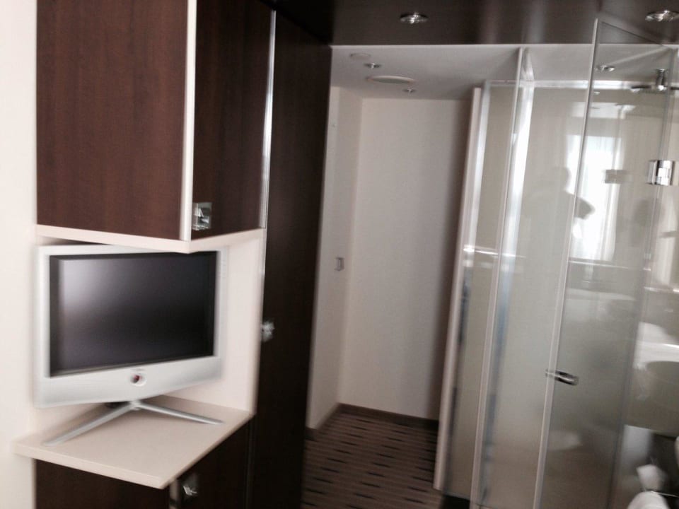 Bad, Minibar, Fernseher Park Inn by Radisson Berlin Alexanderplatz