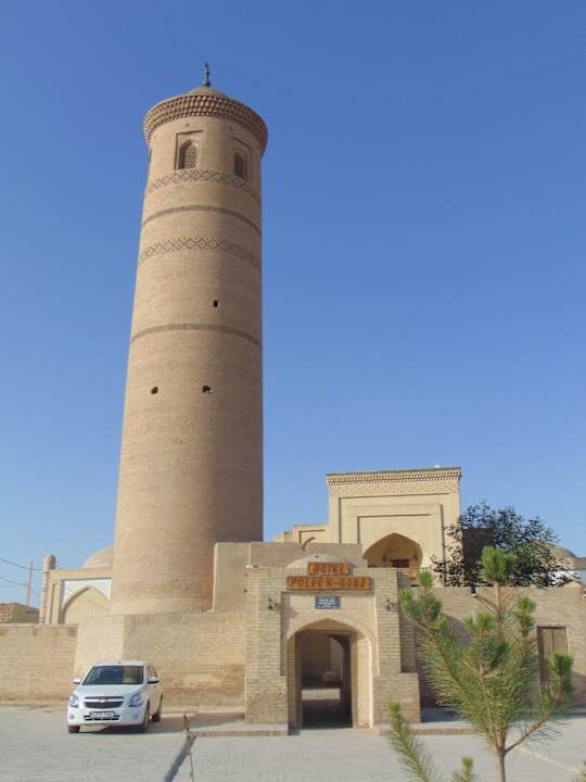 Außenansicht Madrasah Polvon-Qori Boutique