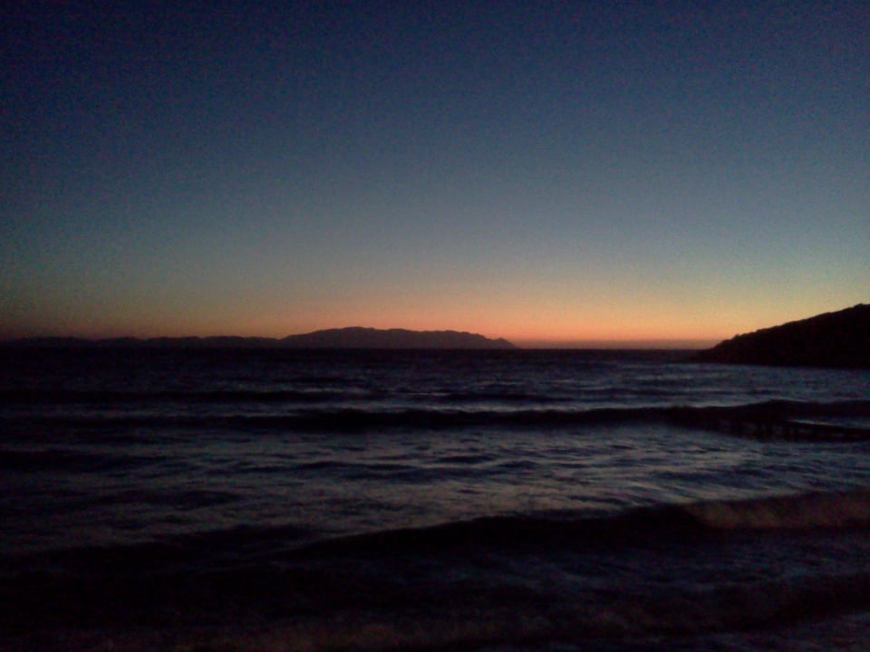 Großes Kino beim Sonnenuntergang Tusan Beach Resort