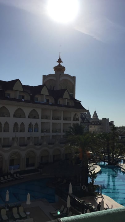 Vom Balkon Well Palace Side