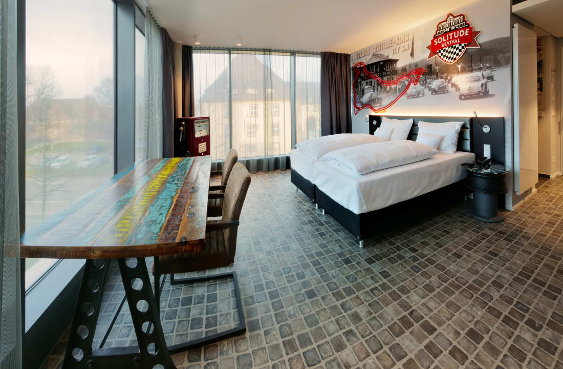 Zimmer V8 Hotel Classic Motorworld Region Stuttgart
