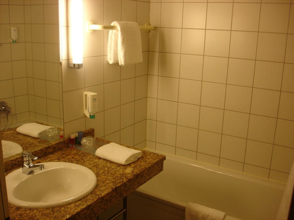 Badezimmer Hotel NH Leipzig Messe