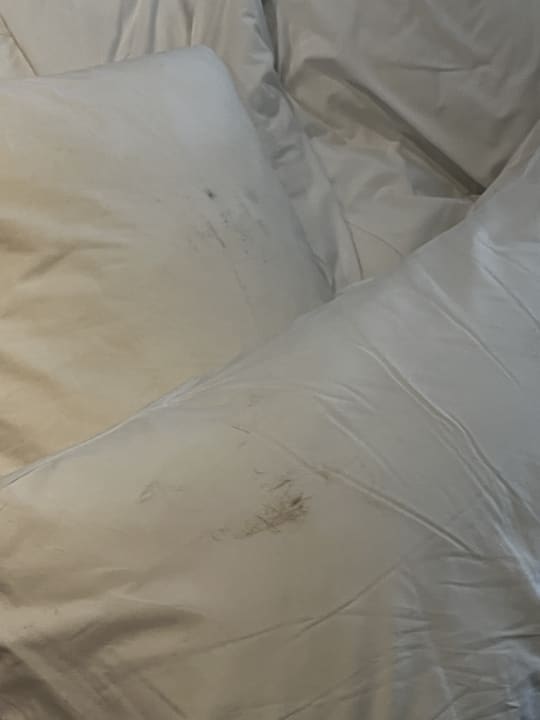 Zimmer Crystals Beach Resort Belle Mare, a member of Radisson Individuals