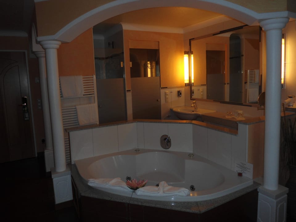 Kuschelzimmer mit Whirlwanne Hotel Winzer - Nur wir Zwei