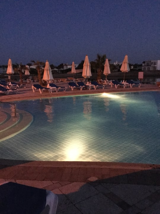 Pool Mövenpick Resort & Spa El Gouna