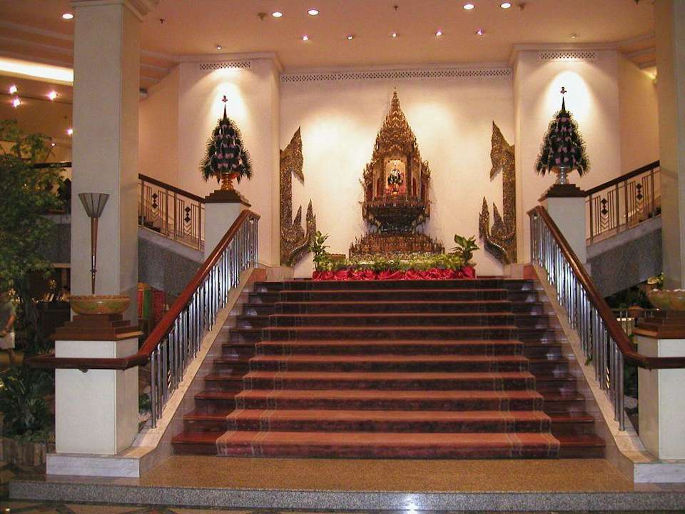 Eingangsbereich Lobby Charoensri Grand Royal Hotel