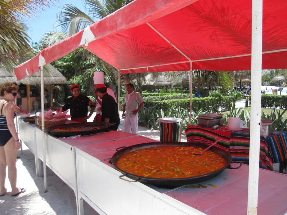 Paella am Strand Grand Palladium Kantenah Resort & Spa