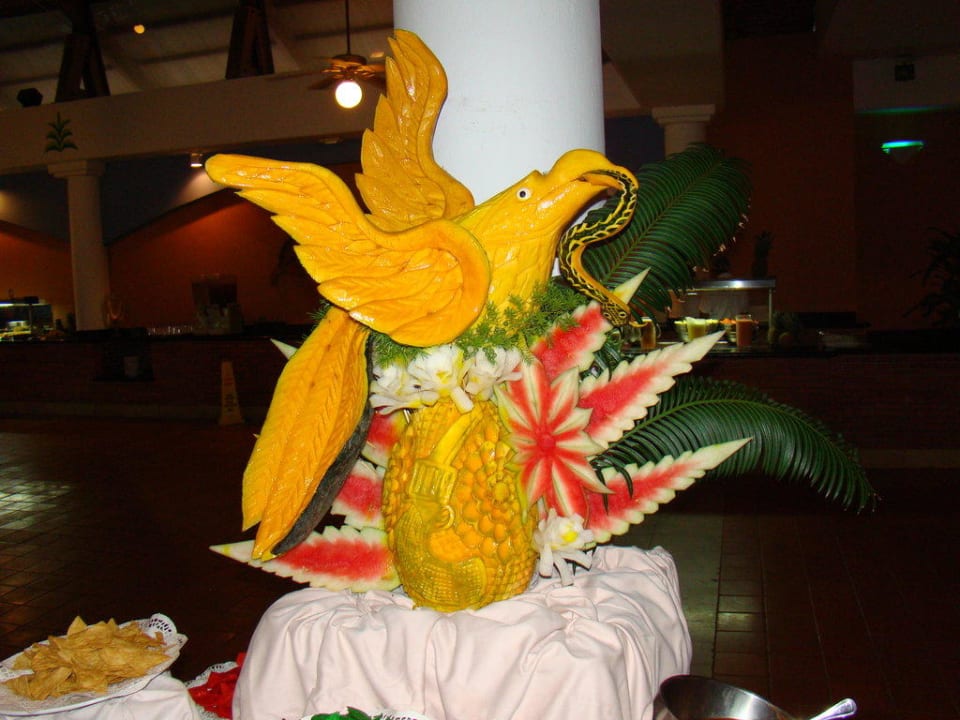 Tolle Schnitzereien Catalonia Punta Cana - All Inclusive