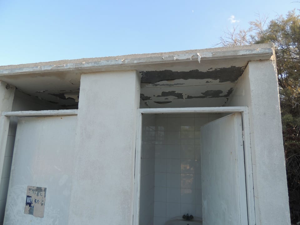 Super "tolle" Strandtoiletten ! Comino Hotel & Bungalows