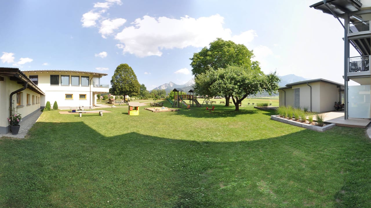 Kinderspielplatz/ Garten - Stammhaus Karglhof Karglhof Stammhaus