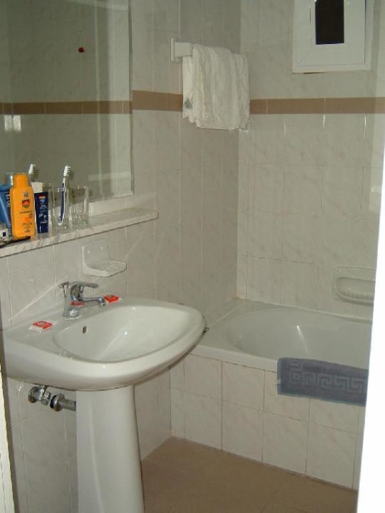 Badezimmer_Bungalow_avra Avra Beach Resort Hotel & Bungalows